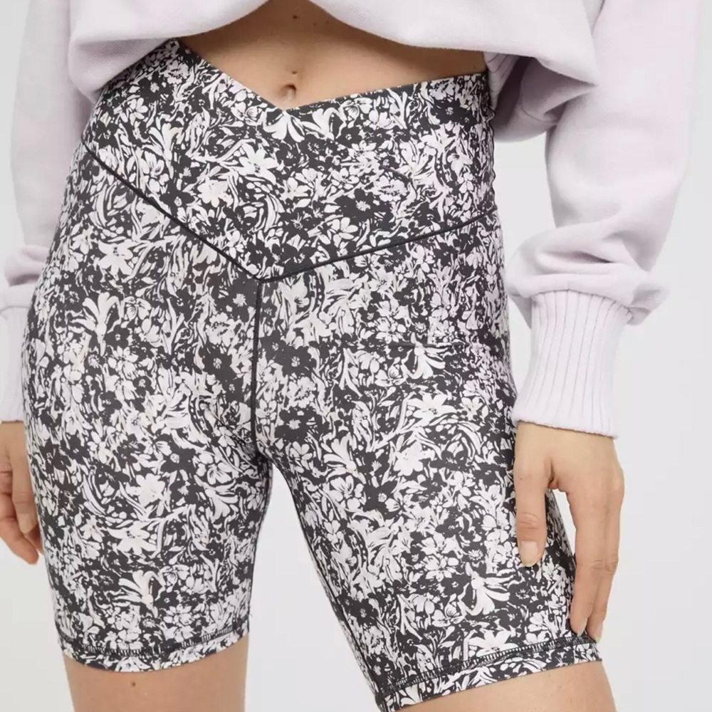 offline aerie real high waisted crossover 7” bike short - lilac ice - large
